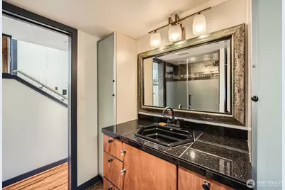 2040 Westlake Avenue N #26, Seattle, WA 98109 - Photo 19