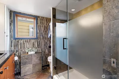 2040 Westlake Avenue N #26, Seattle, WA 98109 - Photo 29