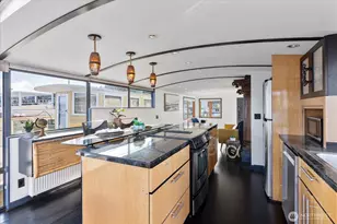 2040 Westlake Ave N, Seattle, WA 98109 - Photo 15