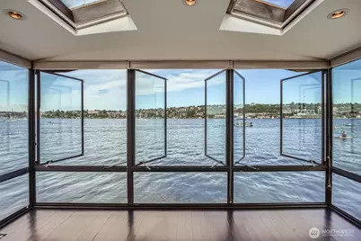 2040 Westlake Avenue N #26, Seattle, WA 98109 - Photo 11