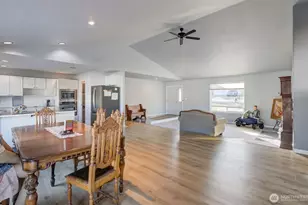 613 Meadow Dr, Wenatchee, WA 98801 - Photo 9