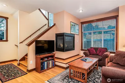 2400 W Boston Street, Seattle, WA 98199 - Photo 9