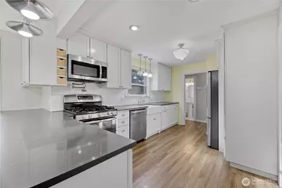 702 47th Street SE, Everett, WA 98203 - Photo 9