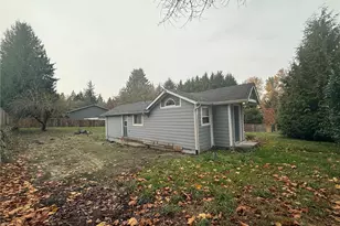 2726 21st St SW, Puyallup, WA 98373 - Photo 9