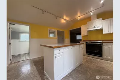 2726 21st Street SW, Puyallup, WA 98373 - Photo 3