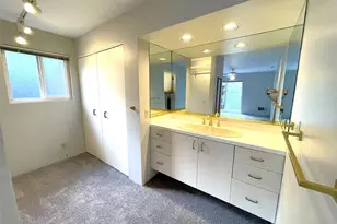 3927 1st Ave NE, Seattle, WA 98105 - Photo 31