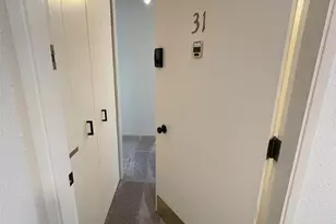 3927 1st Ave NE, Seattle, WA 98105 - Photo 5