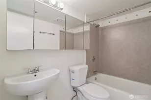 121 Vine St, Seattle, WA 98121 - Photo 9