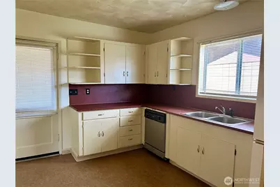 2428 Pacific Avenue, Hoquiam, WA 98550 - Photo 3