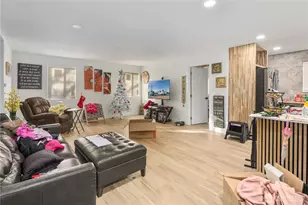 900 NE 105th St, Seattle, WA 98125 - Photo 3