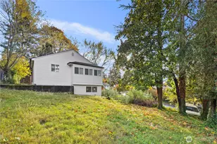 900 NE 105th St, Seattle, WA 98125 - Photo 25