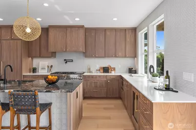 2571 26th Avenue W, Seattle, WA 98199 - Photo 13