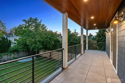 2571 26th Avenue W, Seattle, WA 98199 - Photo 15