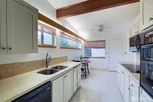 8501 42 St W, University Place, WA 98466 - Photo 5