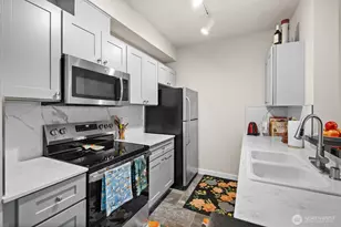 801 Rainier Ave N, Renton, WA 98057 - Photo 7