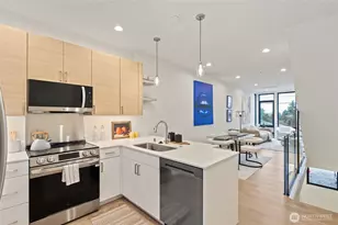 11229 Greenwood Ave N, Seattle, WA 98133 - Photo 9