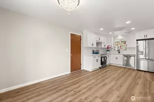 604 N 201st St, Shoreline, WA 98133 - Photo 15