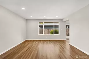 604 N 201st St, Shoreline, WA 98133 - Photo 9