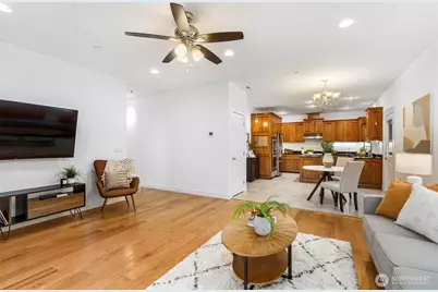 7650 NE 204th Place, Kenmore, WA 98028 - Photo 9