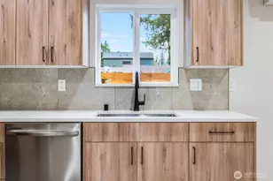 12531 25th Ave NE, Seattle, WA 98125 - Photo 9