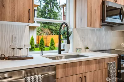 12531 25th Avenue NE #Unit C, Seattle, WA 98125 - Photo 9