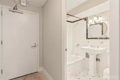 1105 Spring Street #701, Seattle, WA 98104 - Photo 9