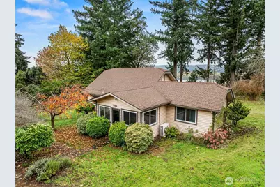 690 N 3rd Place, Kalama, WA 98625 - Photo 1