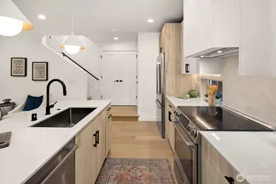 808 34th Avenue, Seattle, WA 98122 - Photo 13