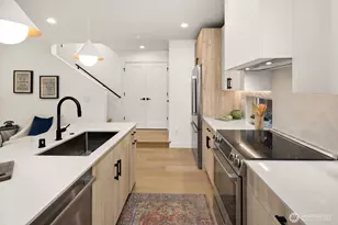 808 34th Ave, Seattle, WA 98122 - Photo 13