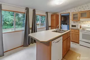 36819 Eatonville Cutoff Rd E, Eatonville, WA 98328 - Photo 15