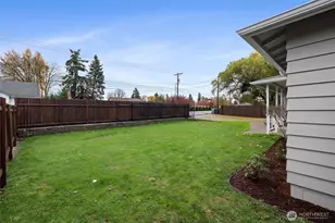 12010 Waller Rd E, Tacoma, WA 98446 - Photo 29