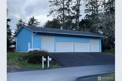 653 Sunset Avenue NE, Ocean Shores, WA 98569 - Photo 3