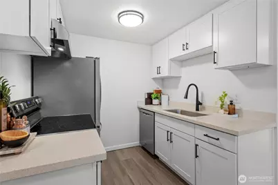 707 N 130th #B204, Seattle, WA 98133 - Photo 9