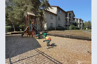 25025 SE Klahanie Boulevard #D202, Issaquah, WA 98029 - Photo 17