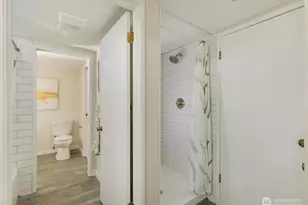 23405 Lakeview Dr, Mountlake Terrace, WA 98043 - Photo 17