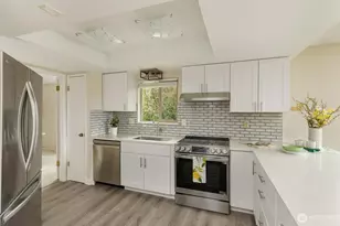 23405 Lakeview Dr, Mountlake Terrace, WA 98043 - Photo 9