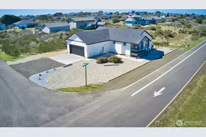 400 Malibu Street SW, Ocean Shores, WA 98569 - Photo 3