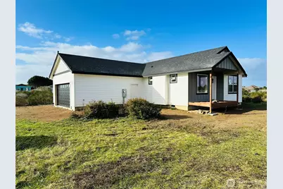 400 Malibu Street SW, Ocean Shores, WA 98569 - Photo 1