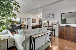 15271 Oak Dr, Renton, WA 98058 - Photo 5