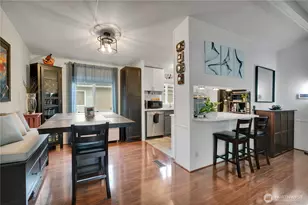 15271 Oak Dr, Renton, WA 98058 - Photo 11