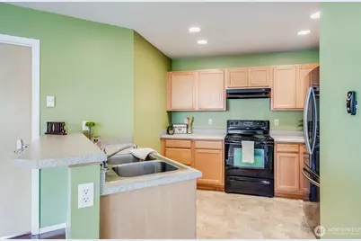 1736 E 39th Street, Tacoma, WA 98404 - Photo 9