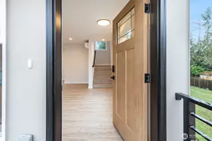 12531 25th Ave NE, Seattle, WA 98125 - Photo 3