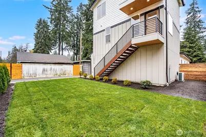 12531 25th Avenue NE #Unit B, Seattle, WA 98125 - Photo 33