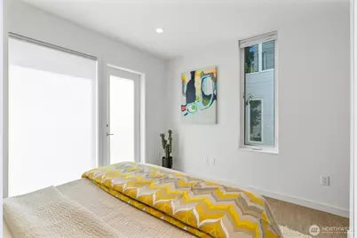 3642 A Interlake Avenue N, Seattle, WA 98103 - Photo 9