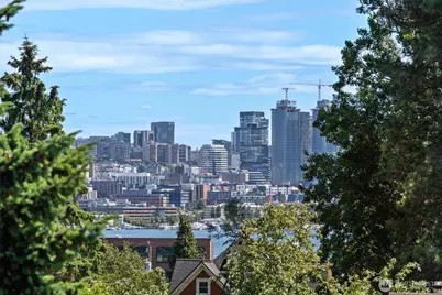 3642 A Interlake Avenue N, Seattle, WA 98103 - Photo 27