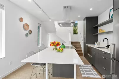 3642 A Interlake Avenue N, Seattle, WA 98103 - Photo 19