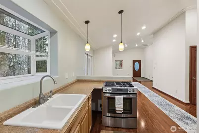 521 N Fairway Drive W, Hoodsport, WA 98548 - Photo 9