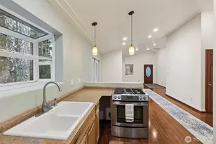 521 N Fairway Dr W, Hoodsport, WA 98548 - Photo 9