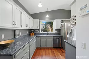 2943 SE Camano Dr, Camano Island, WA 98282 - Photo 11