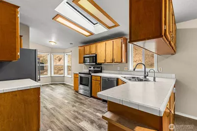 3570 Pinnacle Place, Wenatchee, WA 98801 - Photo 7